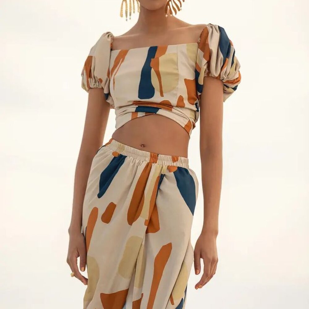 Diarrablu Multicolor Abstract Top and Wrap Skirt